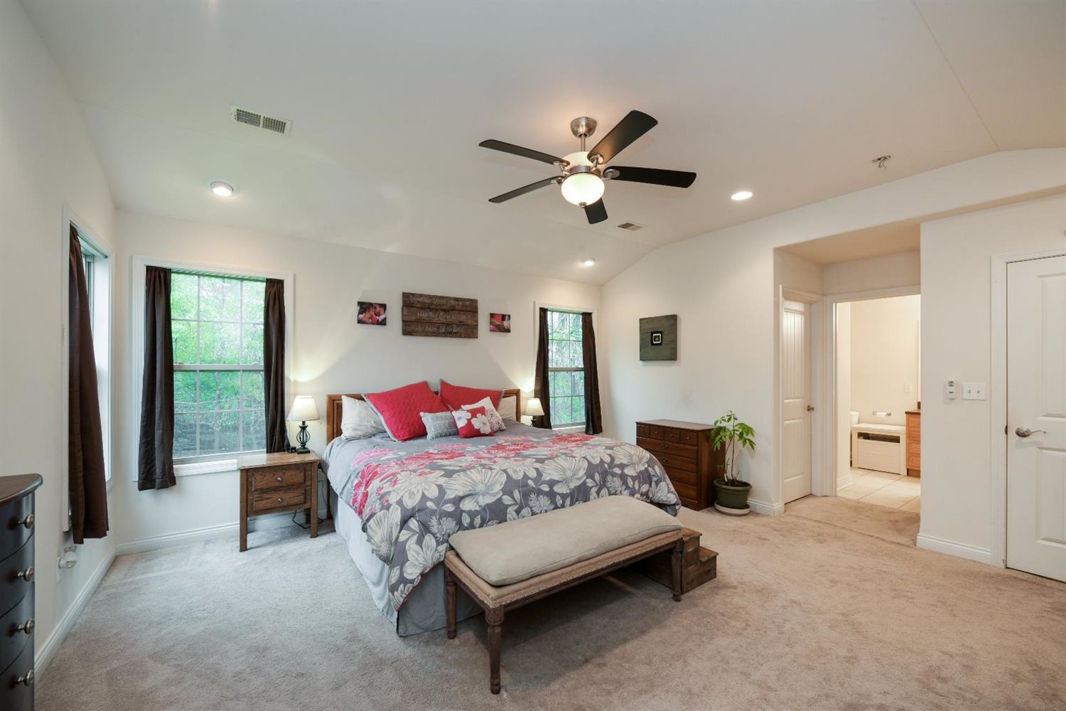 1526 Whippoorwill Road Valparaiso, IN 46383 - Photo 7 of 13 1500x1000