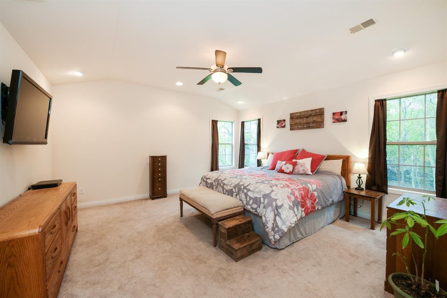 1526 Whippoorwill Road Valparaiso, IN 46383 - Photo 8 of 13 1500x1000