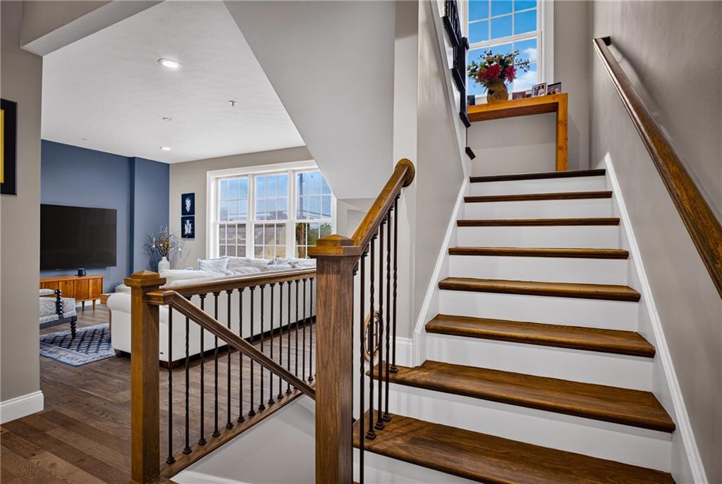 2335 Old Greentree Road Carnegie, PA 15106 - Photo 4 of 27 Gallery Image 4