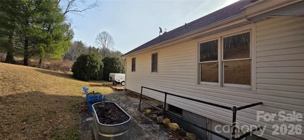 $299,500 | 212 Old Dale Road, Spruce Pine, NC 28777