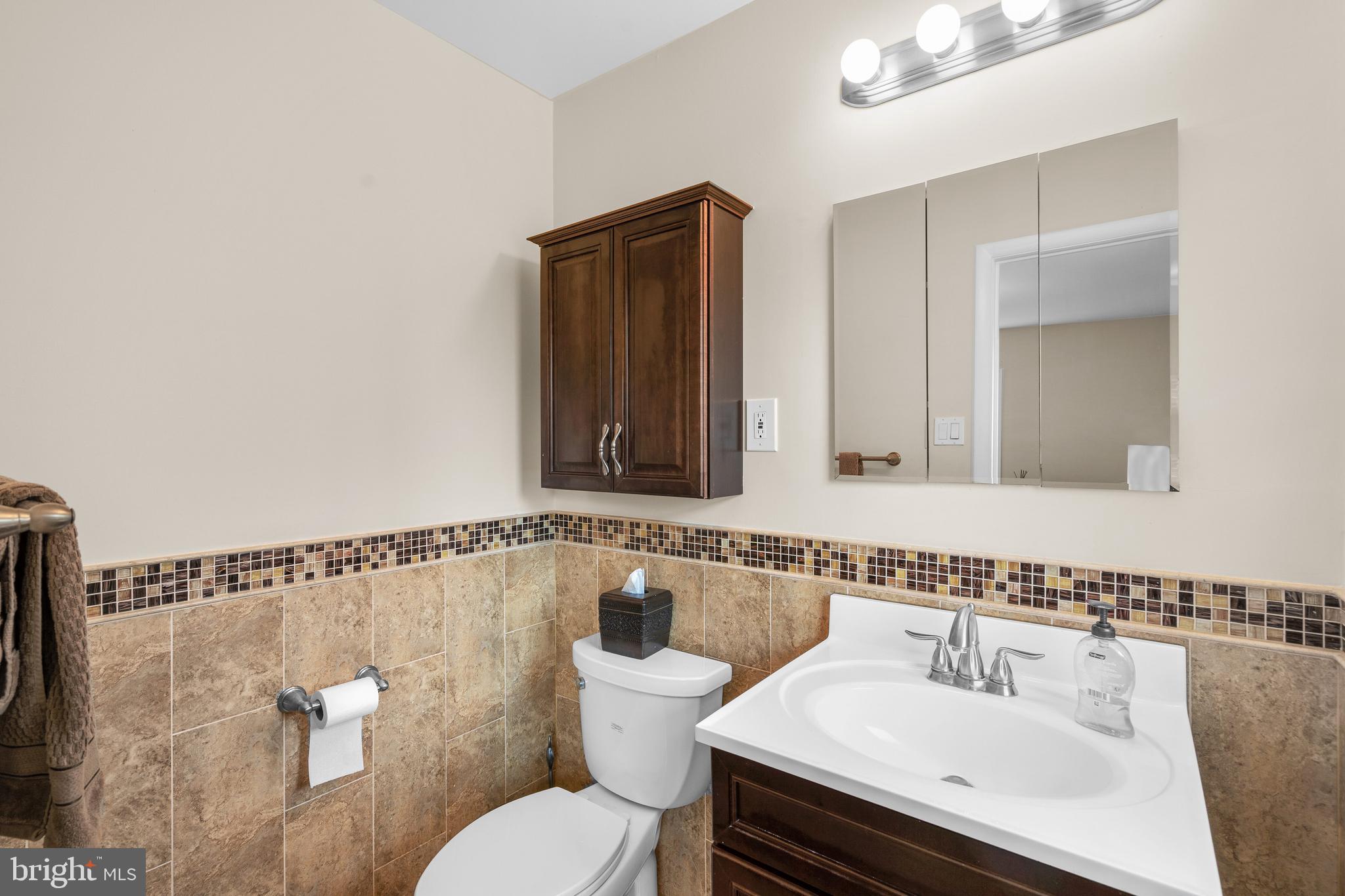 1203 Ednor Road Silver Spring, MD 20905 - Photo 17 of 51 Powder Bath