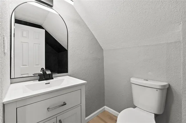 $215,000 | 6701 Walrond Avenue, Kansas City, MO 64132