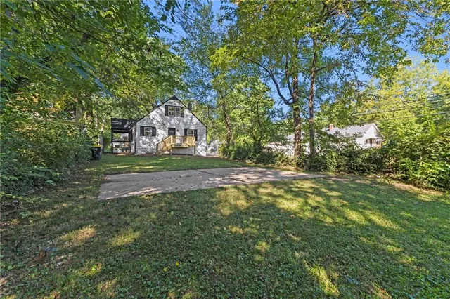 $215,000 | 6701 Walrond Avenue, Kansas City, MO 64132