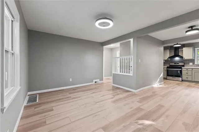 $215,000 | 6701 Walrond Avenue, Kansas City, MO 64132