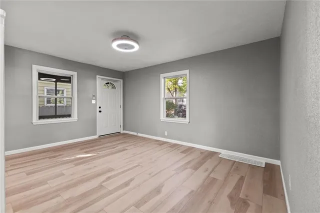 $215,000 | 6701 Walrond Avenue, Kansas City, MO 64132