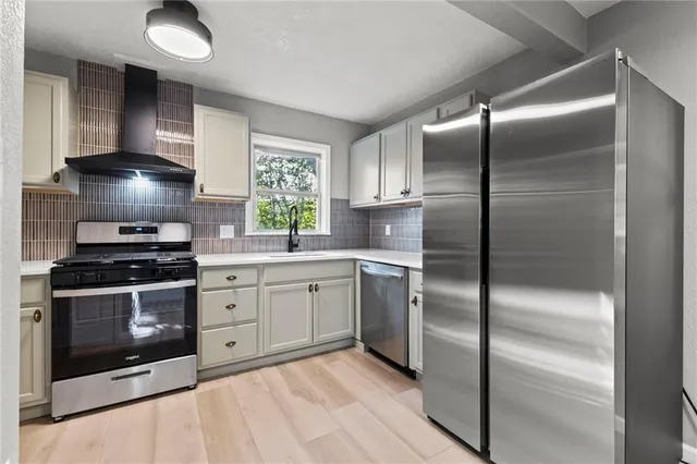 $215,000 | 6701 Walrond Avenue, Kansas City, MO 64132