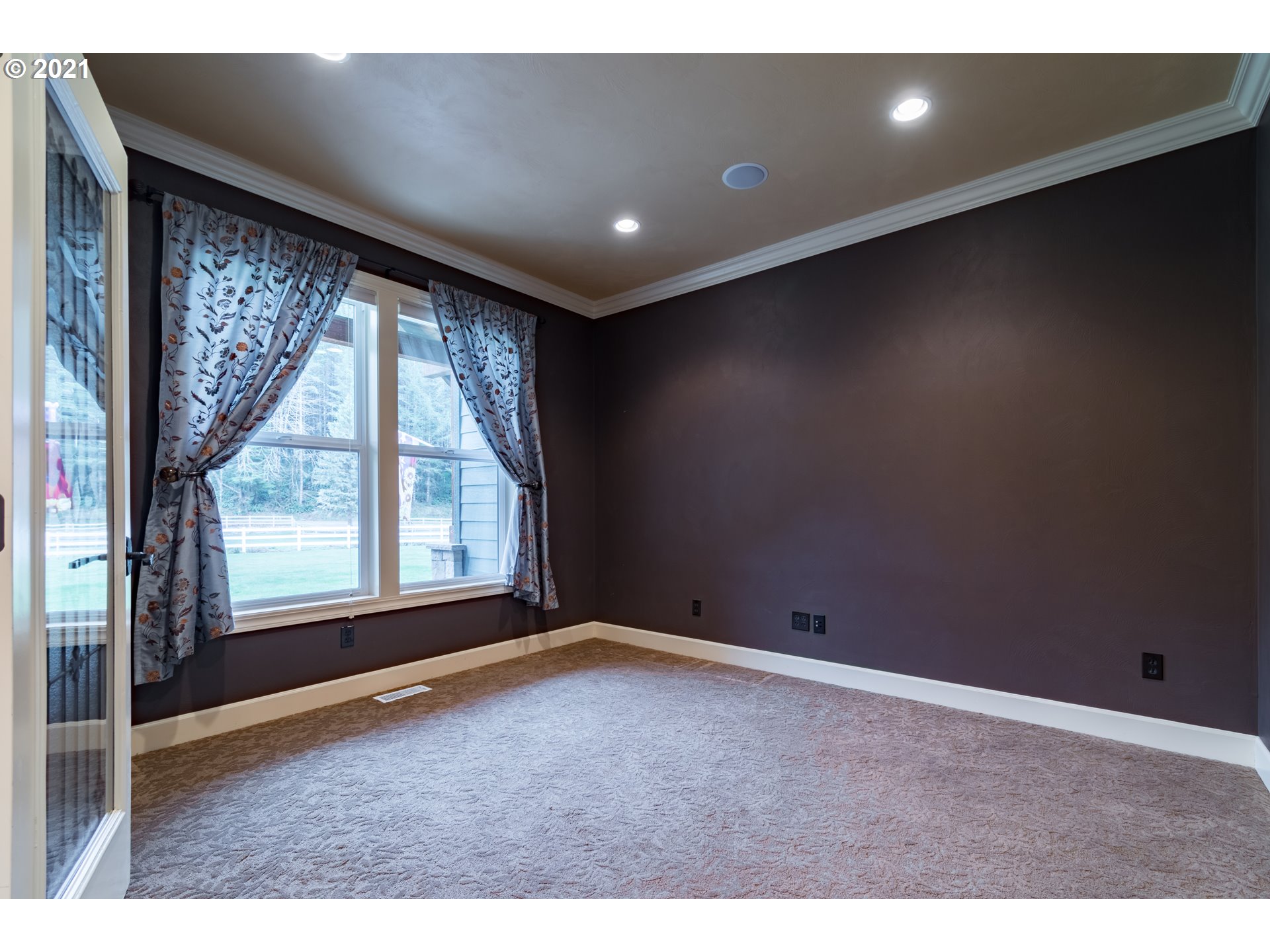 41723 Deerhorn Road Springfield, OR 97478 - Photo 14 of 32 Gallery Image 14