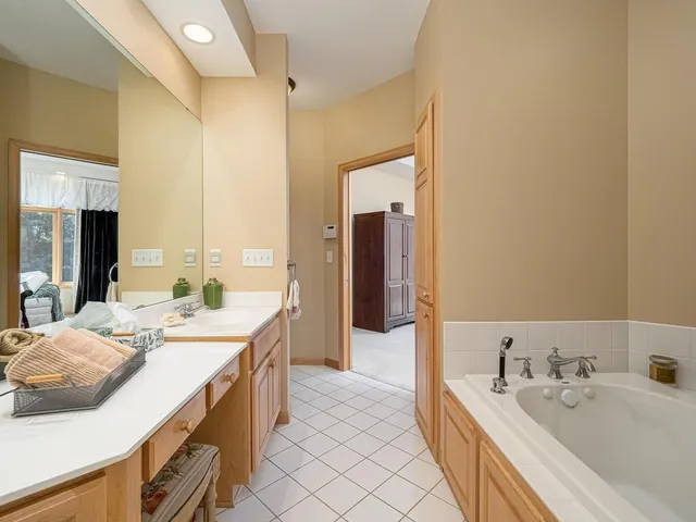 $675,000 | 11643 Foxhall Road, Minnetonka, MN 55305