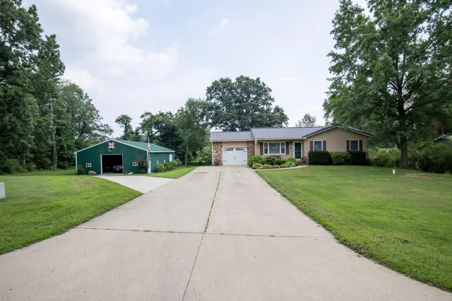 $349,900 | 28123 Timberly Drive, Sturgis, MI 49091