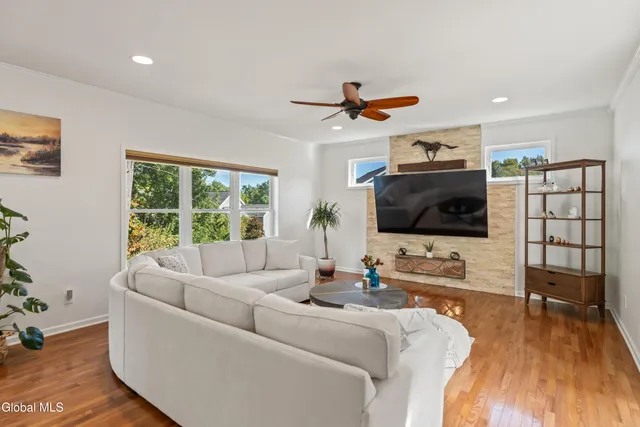 $619,900 | 19 Ridgewood Drive, Mechanicville, NY 12118