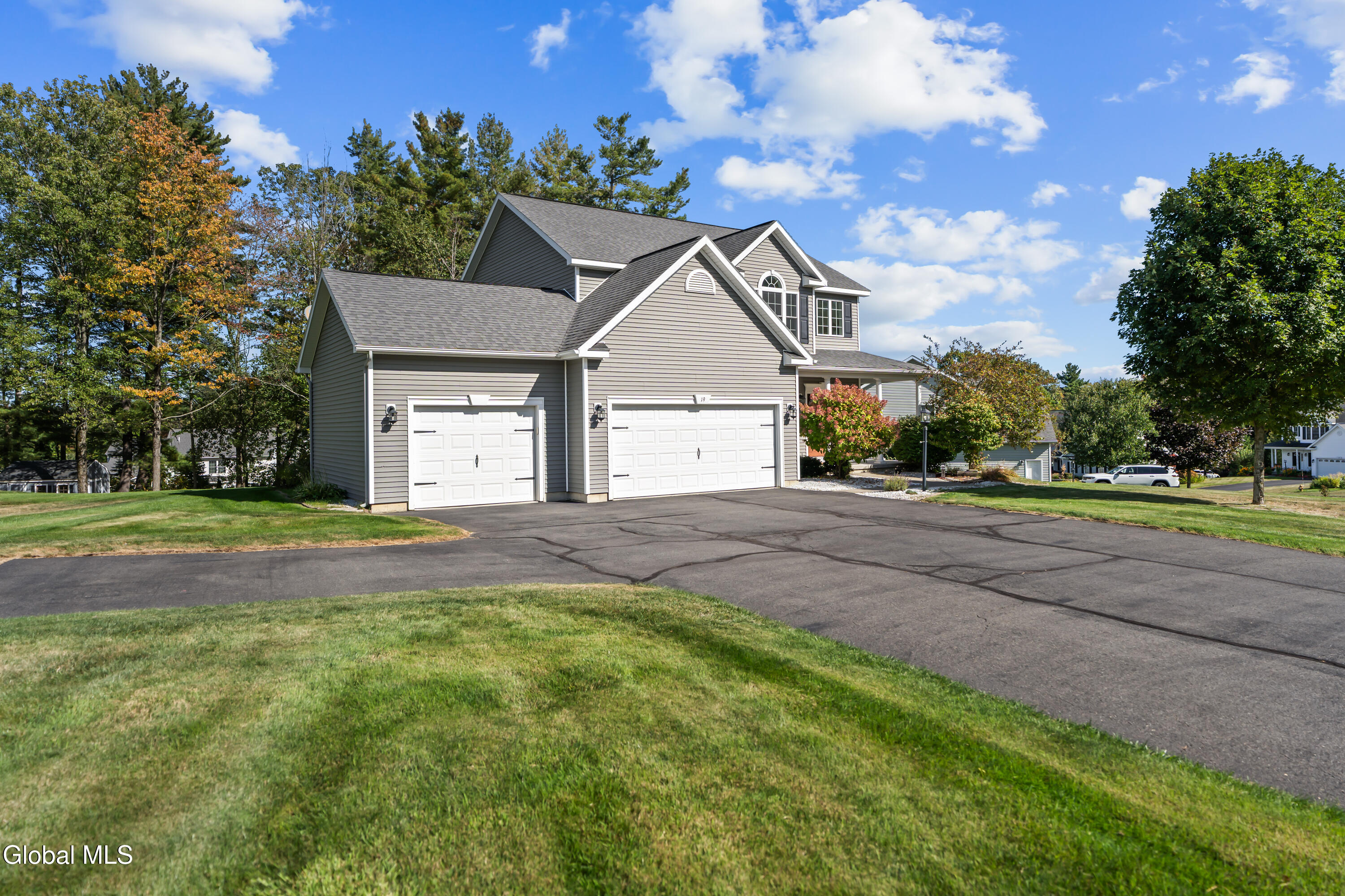 19 Ridgewood Drive Mechanicville, NY 12118 - Photo 3 of 52 2