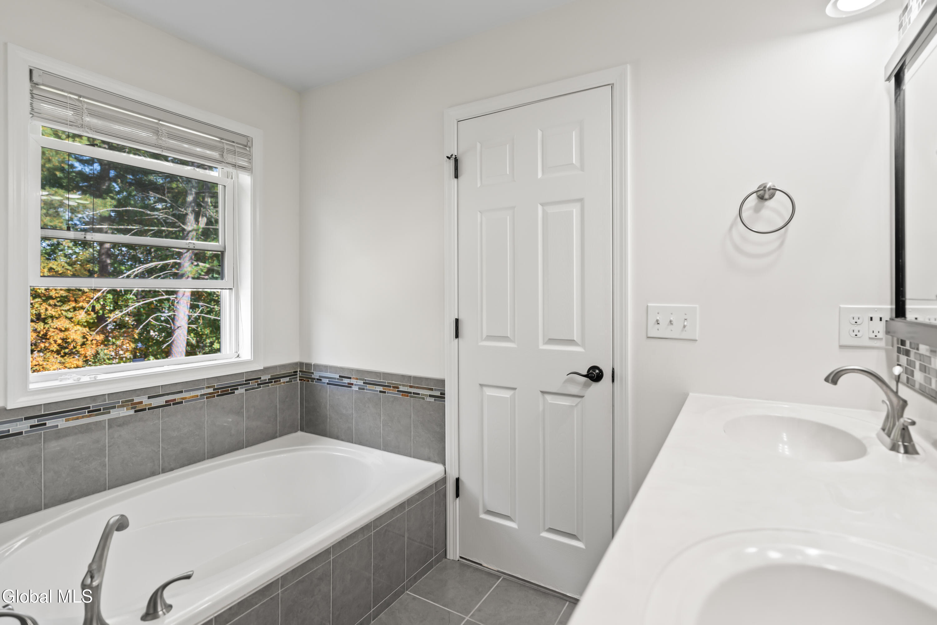 19 Ridgewood Drive Mechanicville, NY 12118 - Photo 33 of 52 32