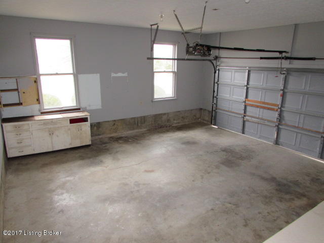 6415 Chenoweth Run Road Louisville, KY 40299 - Photo 15 of 24 garage interior