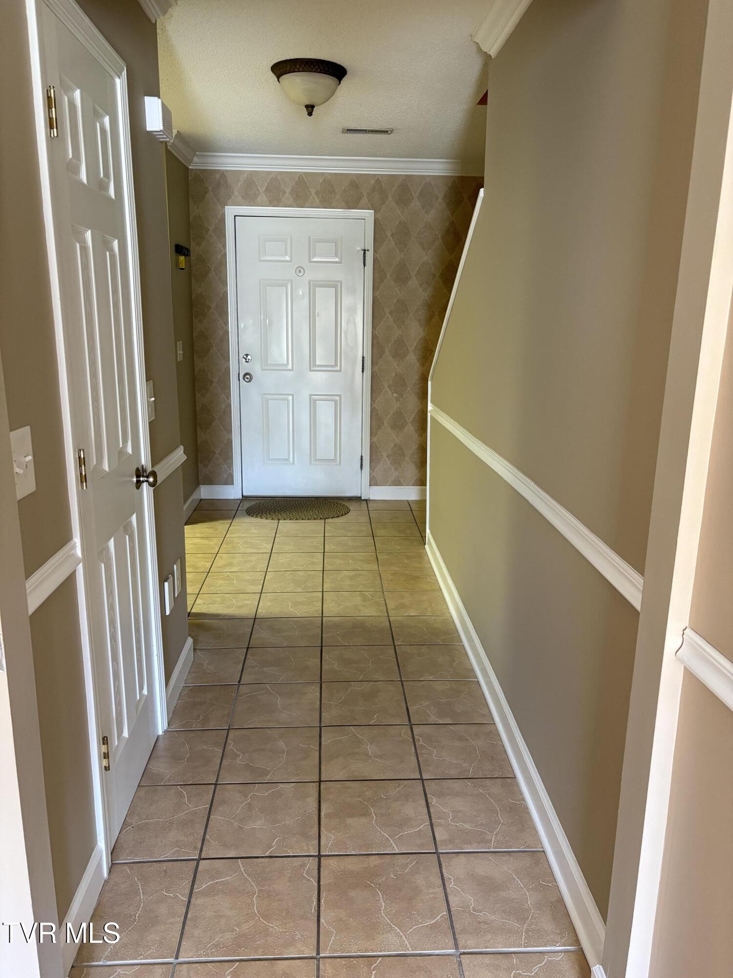 2101 Cherokee Road, Unit 7 Johnson City, TN 37604 - Photo 11 of 41 IMG_8572