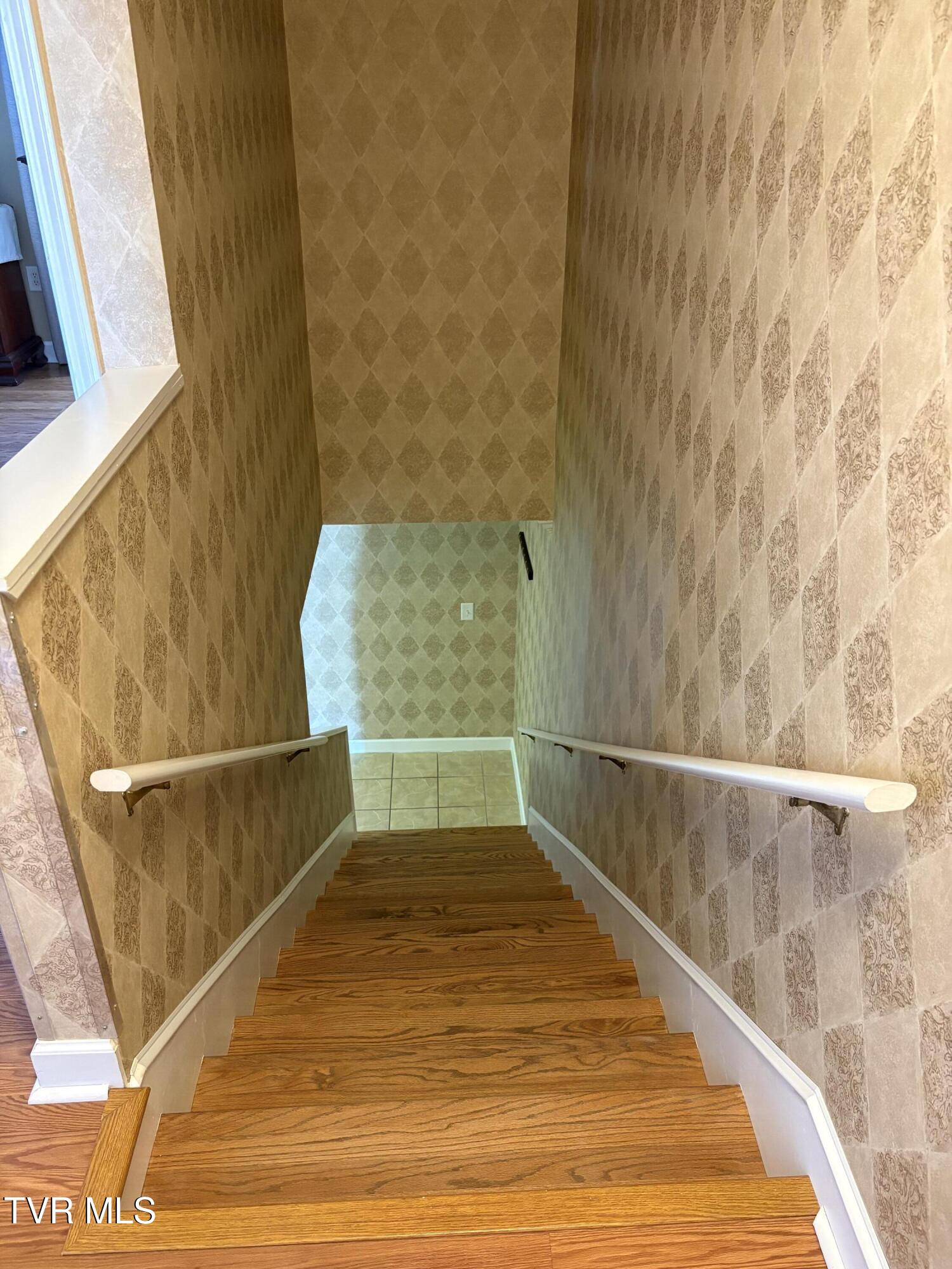 2101 Cherokee Road, Unit 7 Johnson City, TN 37604 - Photo 34 of 41 IMG_8566