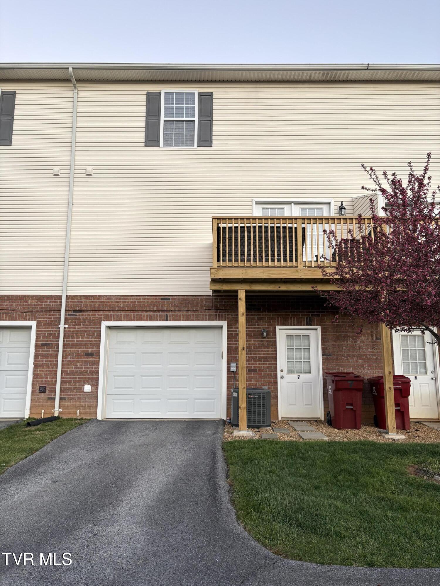 2101 Cherokee Road, Unit 7 Johnson City, TN 37604 - Photo 4 of 41 IMG_8583