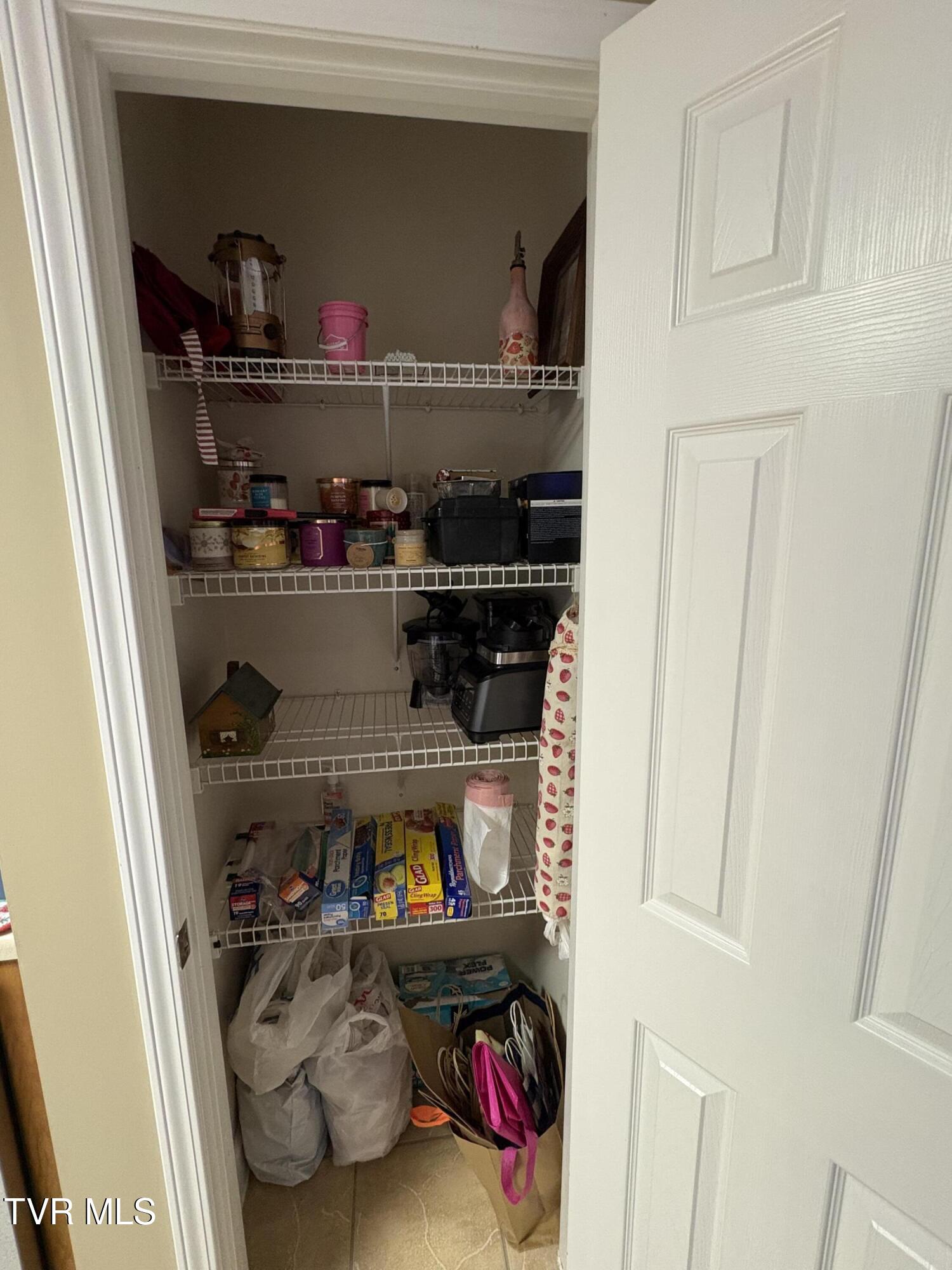 2101 Cherokee Road, Unit 7 Johnson City, TN 37604 - Photo 9 of 41 IMG_8582