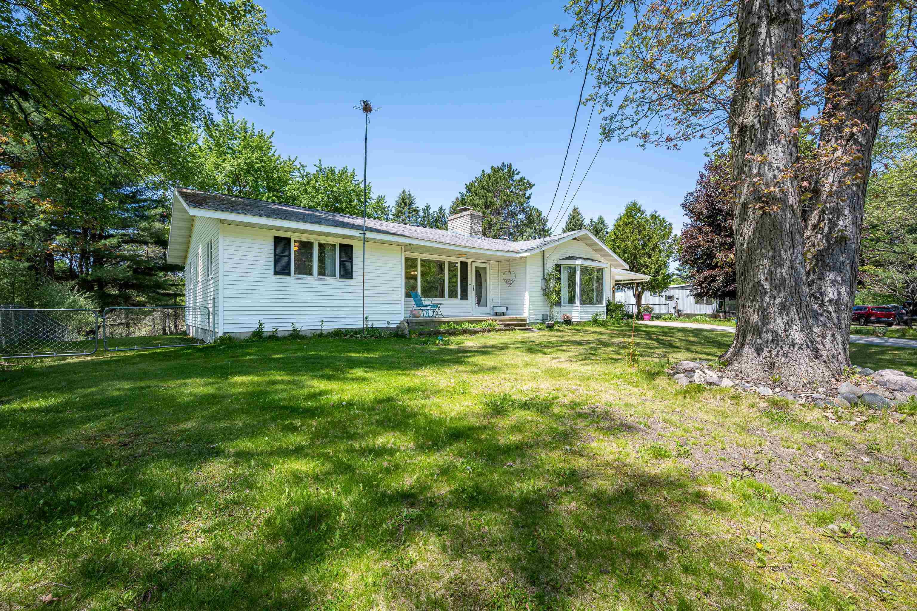 2881 Dean Street Harrison, MI 48625 - Photo 40 of 44