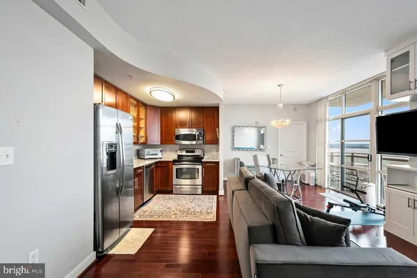 $2,550 | 157 Fleet Street, Unit 1010, National Harbor, MD 20745