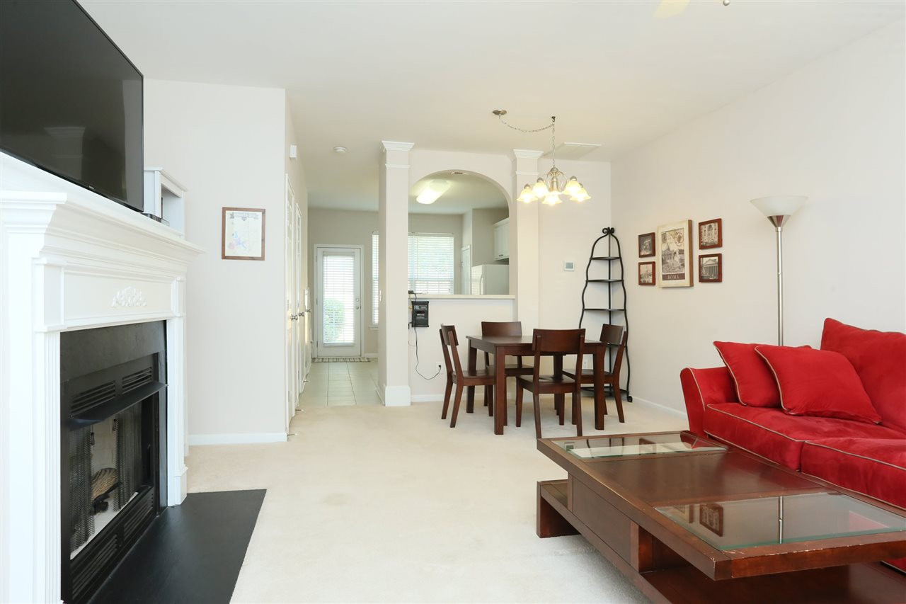 8228 City Loft Court Raleigh, NC 27613 - Photo 4 of 27 Living Room