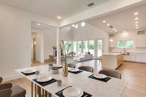 $650,000 | 247 Silver Lakes Drive, Sunset, TX 76270