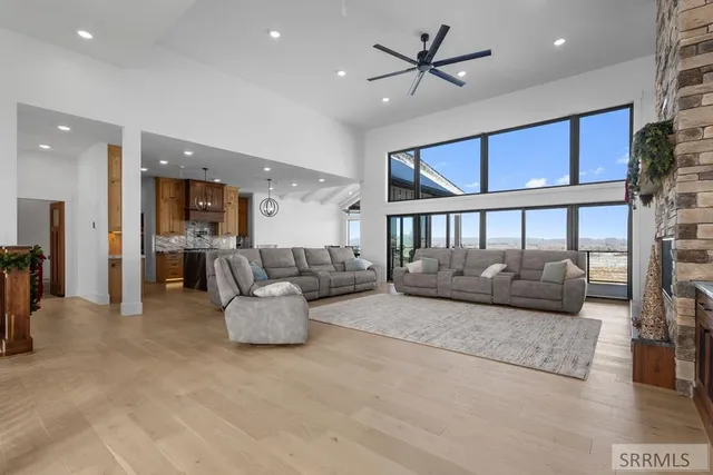 $2,550,000 | 1274 North 1090 East, Shelley, ID 83274