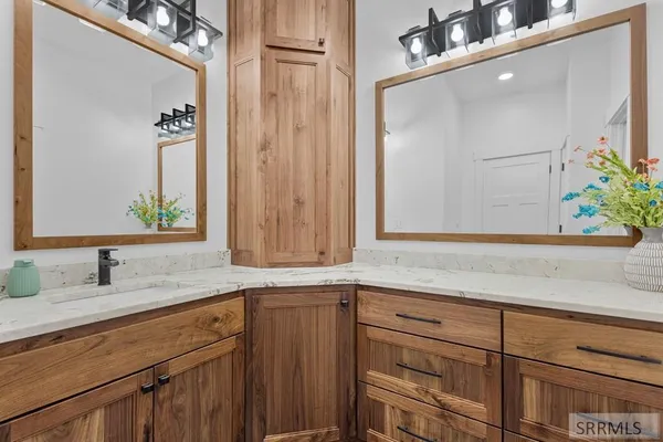 $2,100,000 | 1274 North 1090 East, Shelley, ID 83274