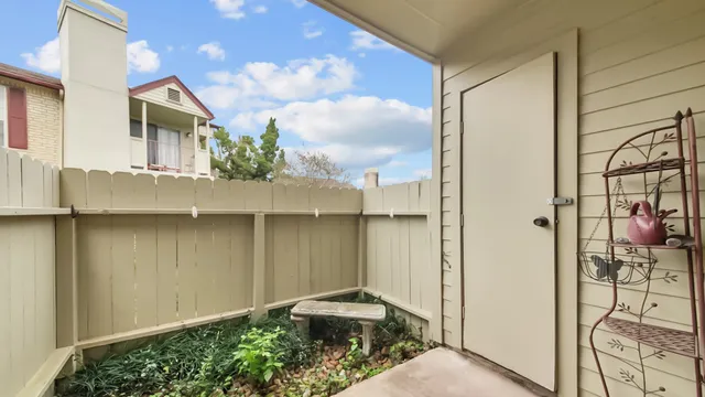 $127,000 | 2120 El Paseo Street, Unit 1403, Houston, TX 77054