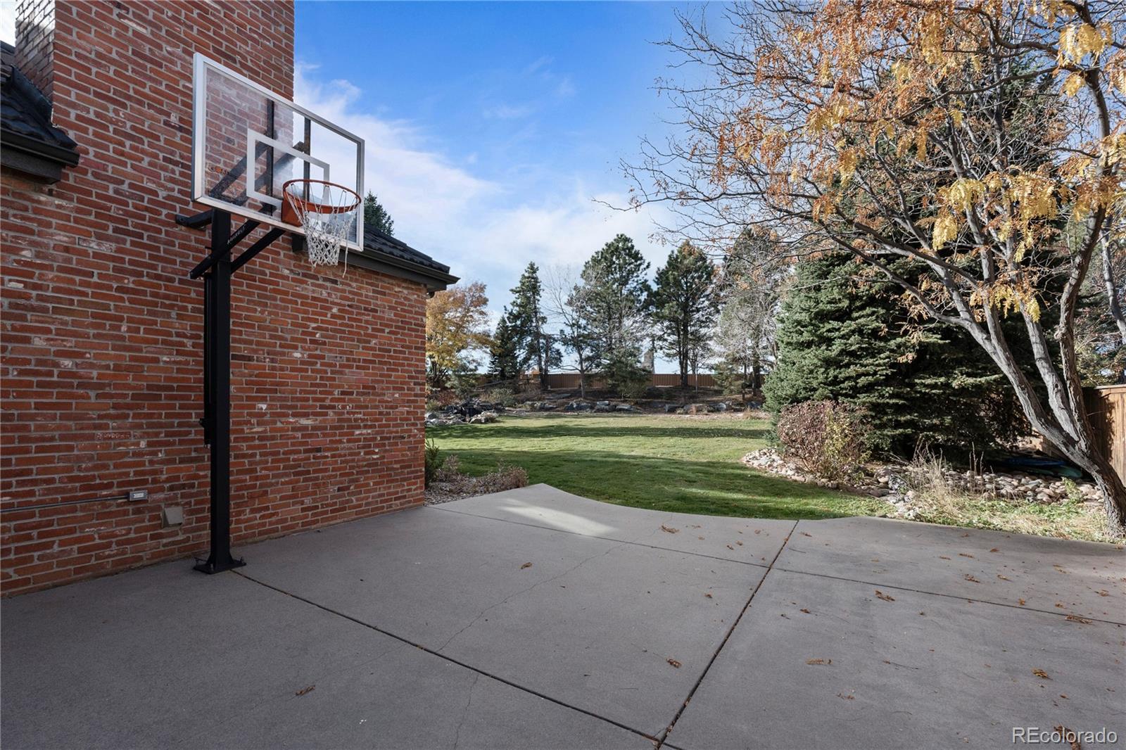 9141 Roundtree Drive Highlands Ranch, CO 80126 - Photo 36 of 43