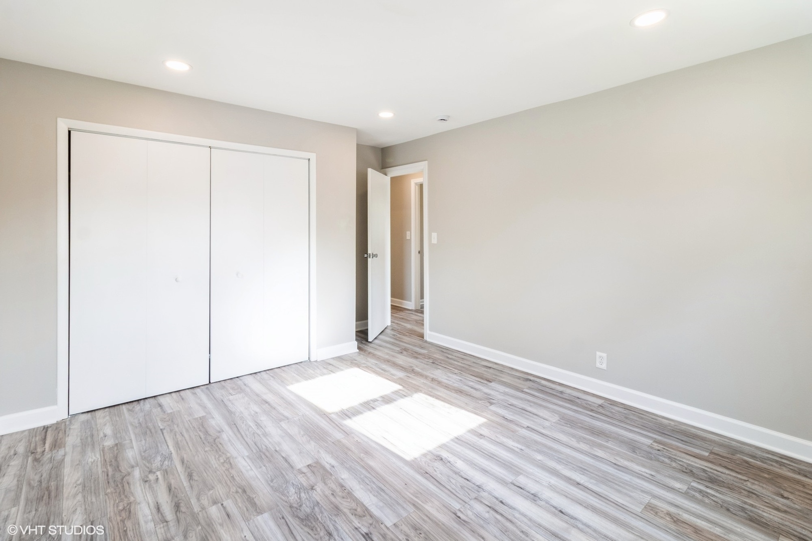 407 South York Road Bensenville, IL 60106 - Photo 8 of 17 Gallery Image 8