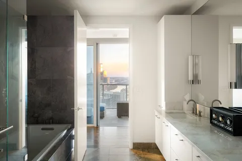 $2,999,999 | 501 West Avenue, Unit 3303, Austin, TX 78701