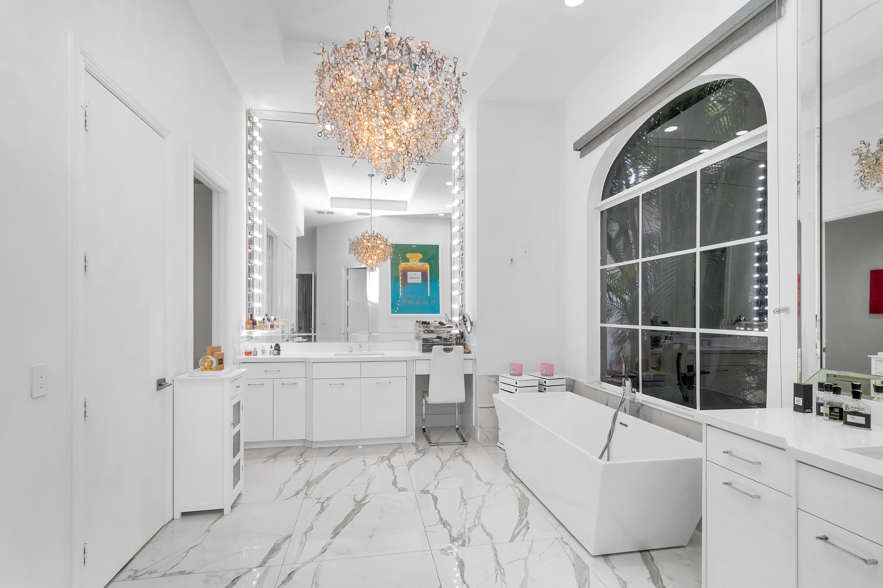 17729 Middlebrook Way Boca Raton, FL 33496 - Photo 44 of 88 a bathroom with a tub sink and mirror