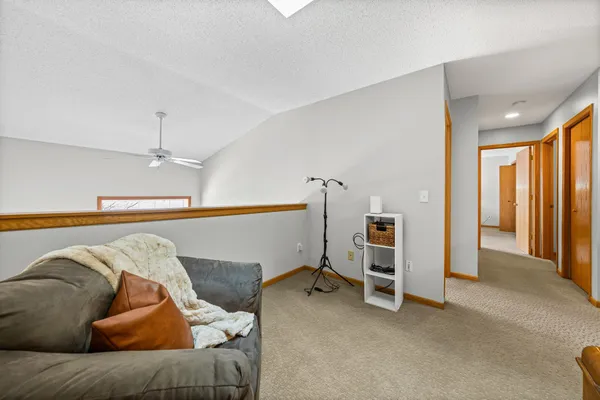 $275,000 | 472 Hickory Lane North, Oakdale, MN 55128