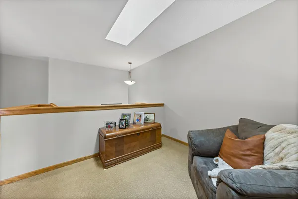 $275,000 | 472 Hickory Lane North, Oakdale, MN 55128
