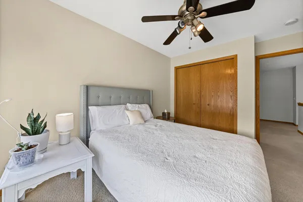 $275,000 | 472 Hickory Lane North, Oakdale, MN 55128