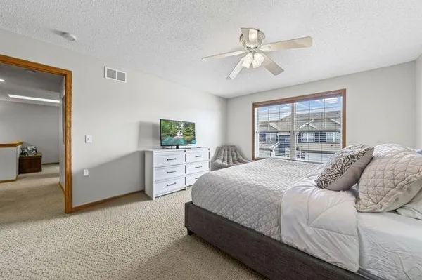 $275,000 | 472 Hickory Lane North, Oakdale, MN 55128