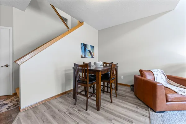 $275,000 | 472 Hickory Lane North, Oakdale, MN 55128