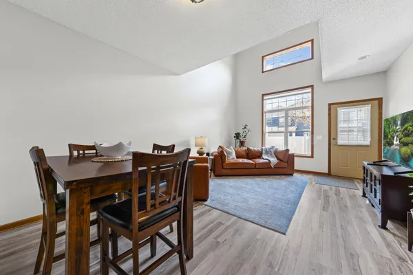 $275,000 | 472 Hickory Lane North, Oakdale, MN 55128