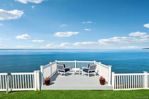 $2,990,000 | 19 Oak Point Drive North, Bayville, NY 11709