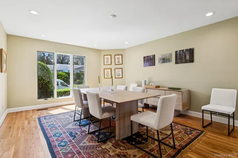 $2,990,000 | 19 Oak Point Drive North, Bayville, NY 11709