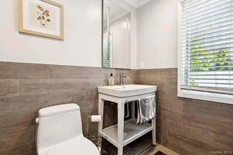 $2,990,000 | 19 Oak Point Drive North, Bayville, NY 11709