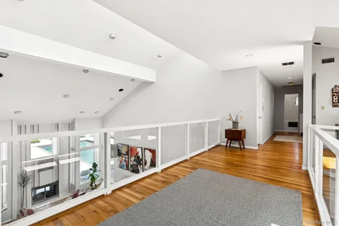 $2,990,000 | 19 Oak Point Drive North, Bayville, NY 11709