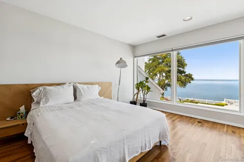 $2,990,000 | 19 Oak Point Drive North, Bayville, NY 11709