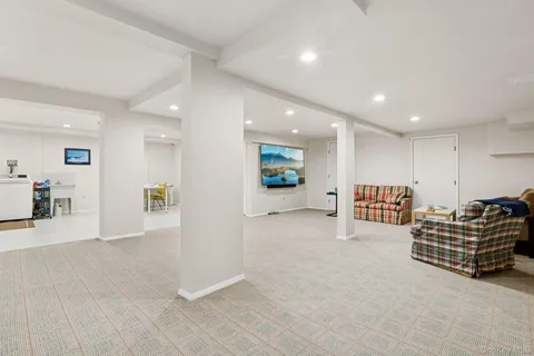 $2,990,000 | 19 Oak Point Drive North, Bayville, NY 11709