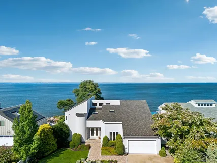 $2,990,000 | 19 Oak Point Drive North, Bayville, NY 11709
