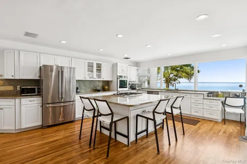 $2,990,000 | 19 Oak Point Drive North, Bayville, NY 11709