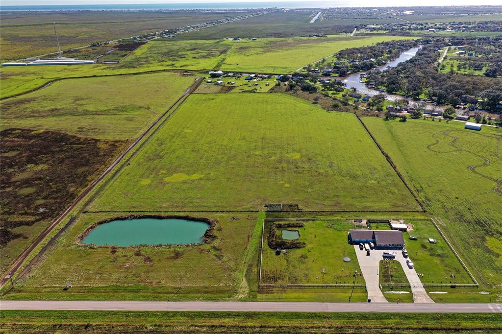 286 County Road 286 Sargent, TX 77414 - Photo 4 of 10