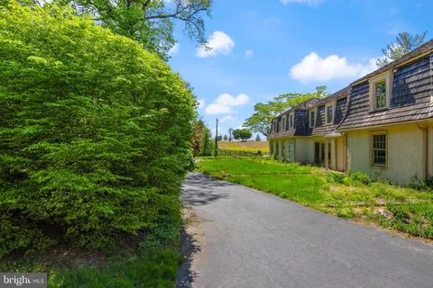 $1,999,000 | 176 Abrahams Lane, Villanova, PA 19085