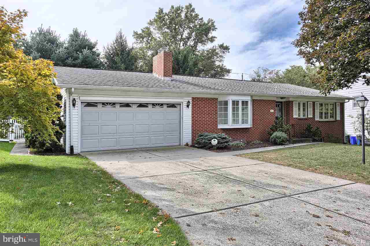 41 Golf View Road Camp Hill, PA 17011 - Photo 2 of 24 Gallery Image 2