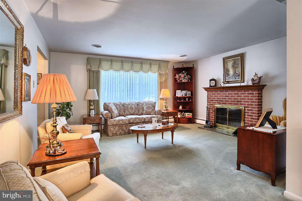 41 Golf View Road Camp Hill, PA 17011 - Photo 4 of 24 Gallery Image 4